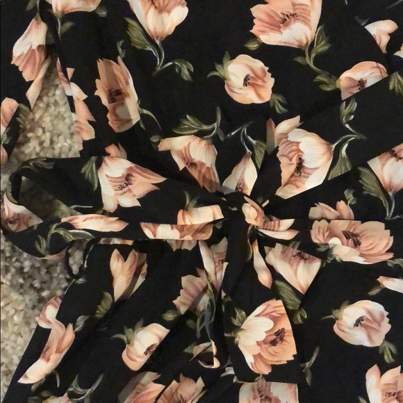 Floral Maxi dress size small - Picture 4 of 7